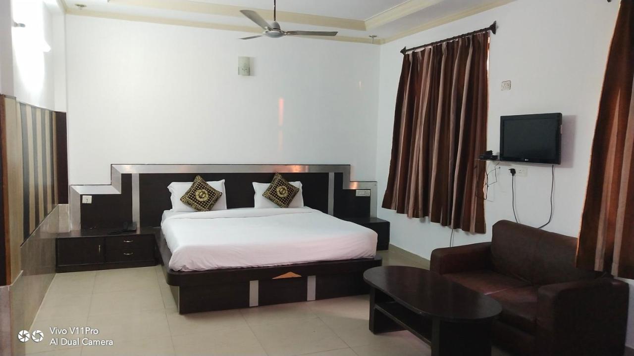 Fabhotel Prashant Palace マイソール エクステリア 写真