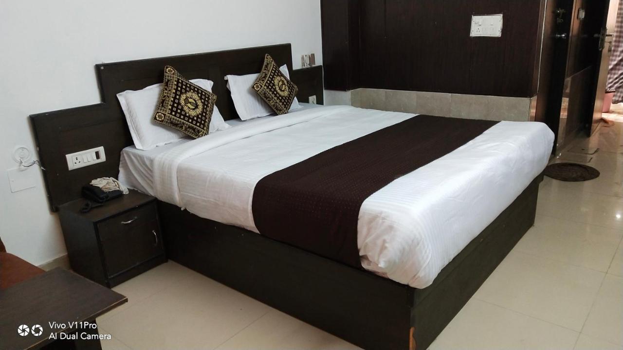 Fabhotel Prashant Palace マイソール エクステリア 写真